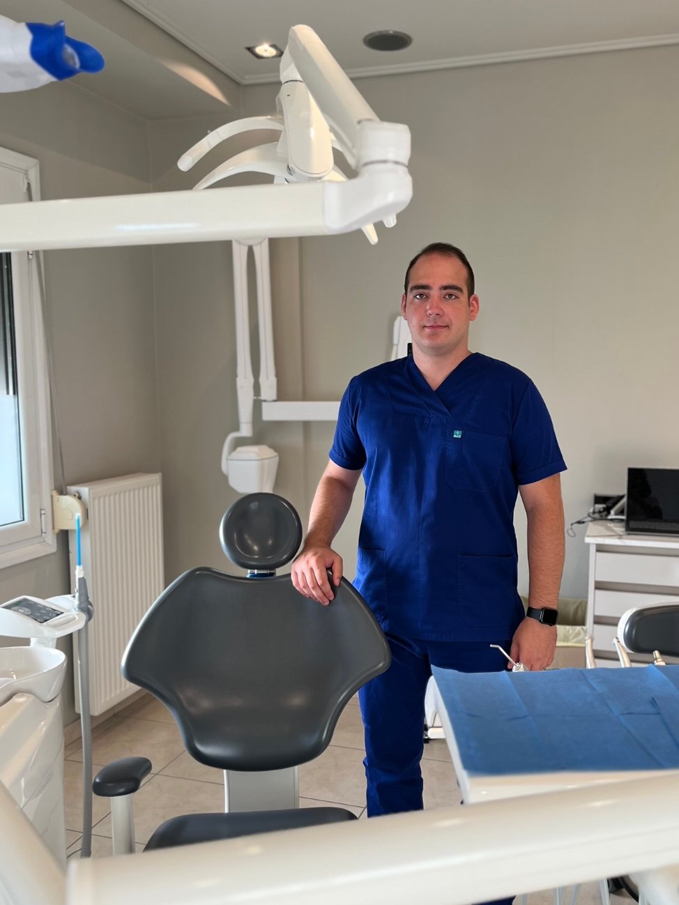 Ο Γεώργιος Δελλής, DDS